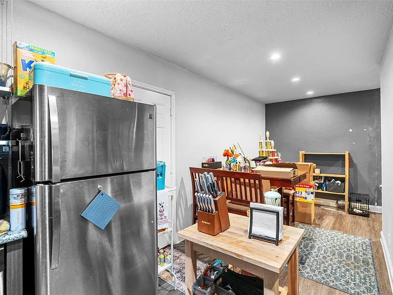 4630 Woodside St #1 — Photo 5