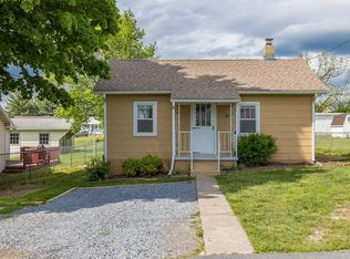 318 W Washington Ave, Elkton, VA 22827