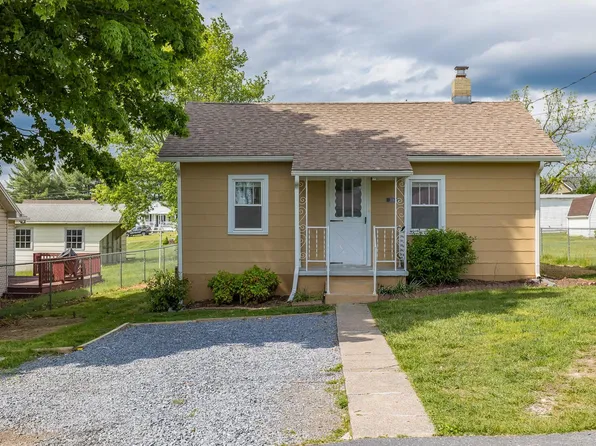 318 W Washington Ave, Elkton, VA 22827