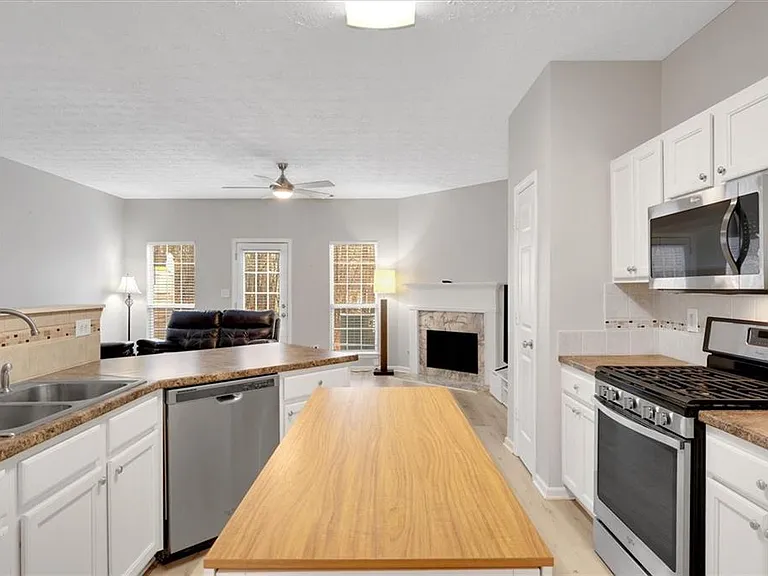 940 Tree Creek Blvd — Photo 10