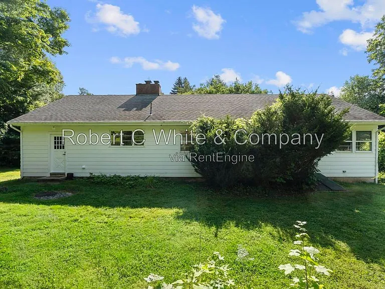 851 Ward Ln — Photo 3