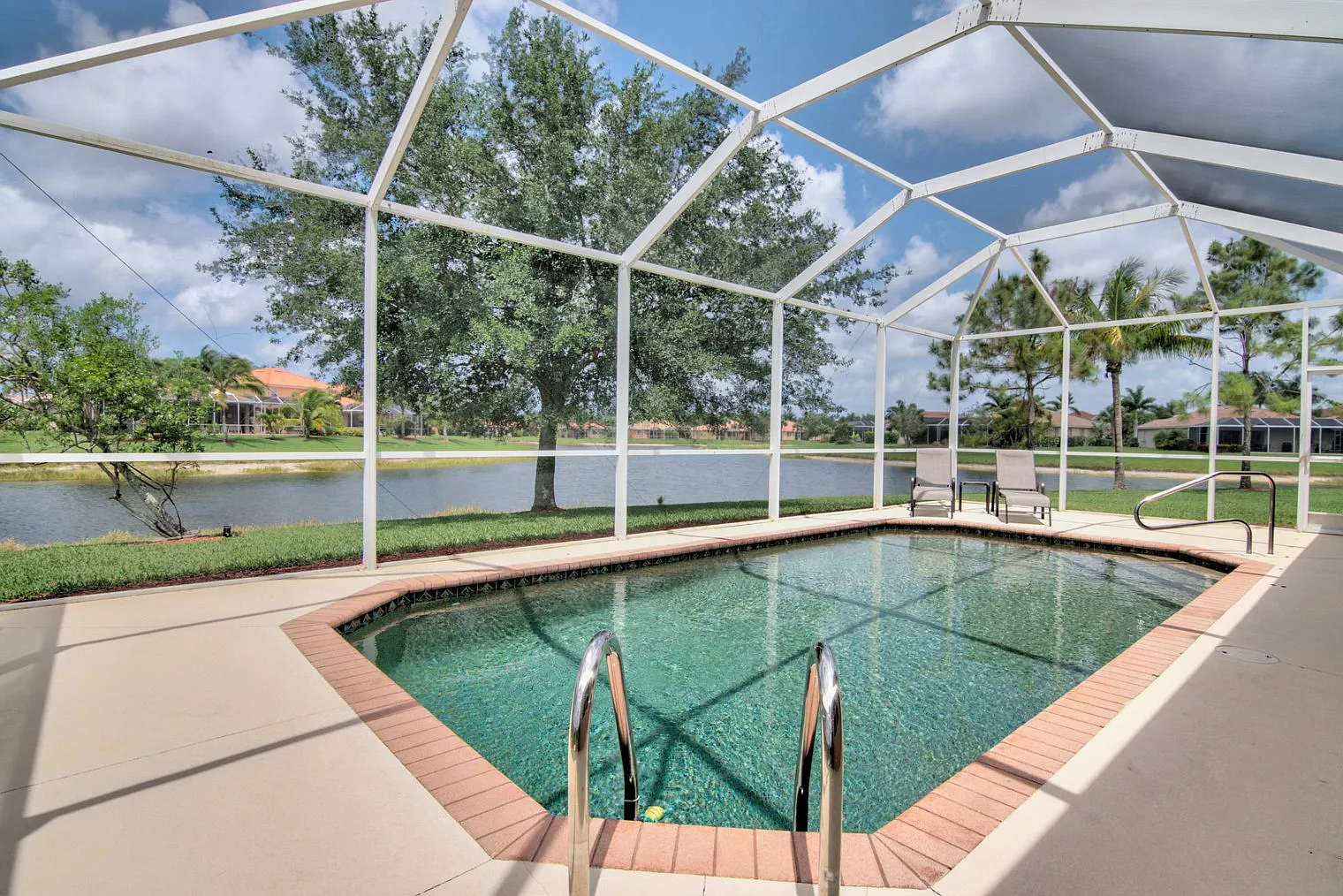 3 bed, 2.0 bath, 2142 sqft, $6,330 — Photo 2