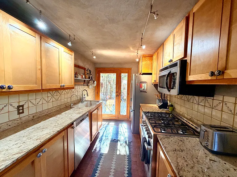 815 Ninita St #B — Photo 8