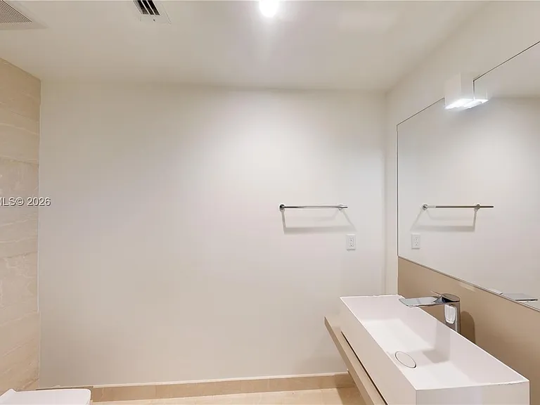 1000 Brickell Plz #3915 — Photo 12