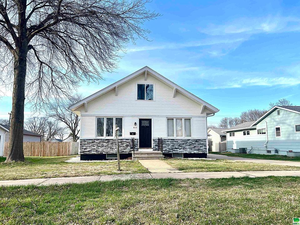 415 7th St SW, Le Mars, IA 51031 Zillow