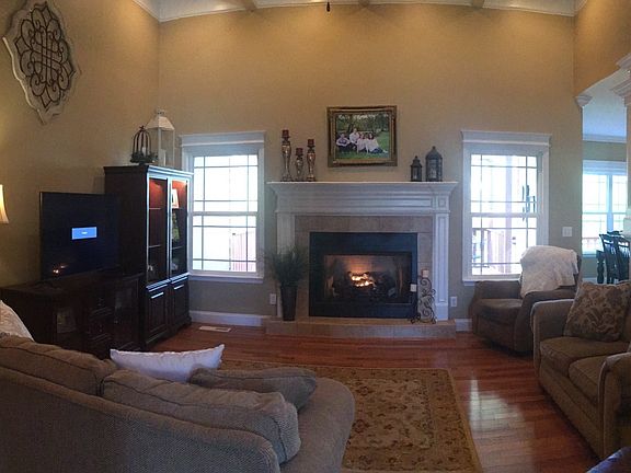 2nd image of 21 Cork Oak Cir