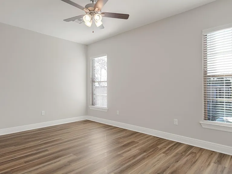 139 Iberia St #G — Photo 13