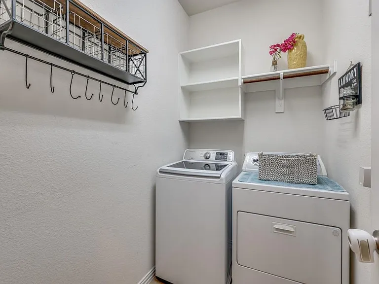 9108 Bronze Meadow Dr — Photo 20