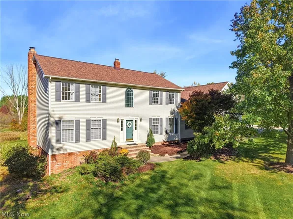7850 Bainbridge Rd, Chagrin Falls, OH 44023