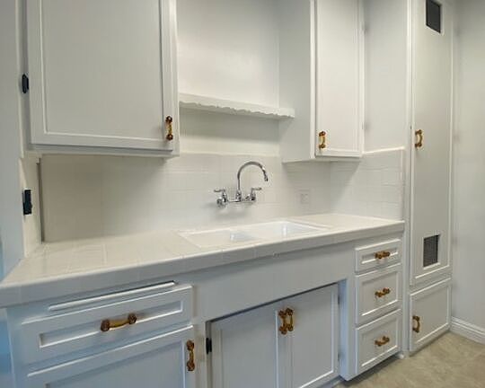 5th image of 422 S Maple Dr APT 7