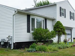 5470 Fortuna Pkwy, Clay, NY 13041