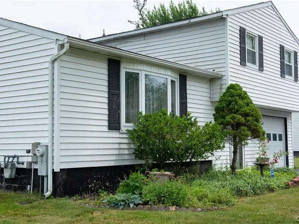 5470 Fortuna Pkwy, Clay, NY 13041