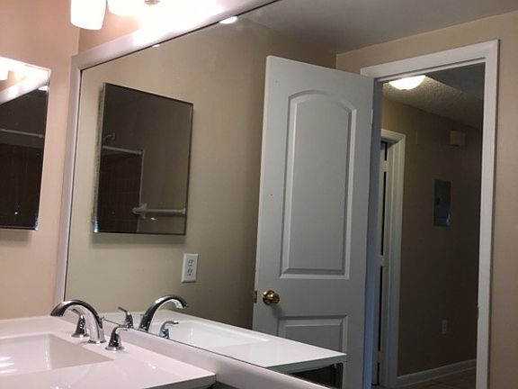 3rd image of 607 Piedmont Dr SE