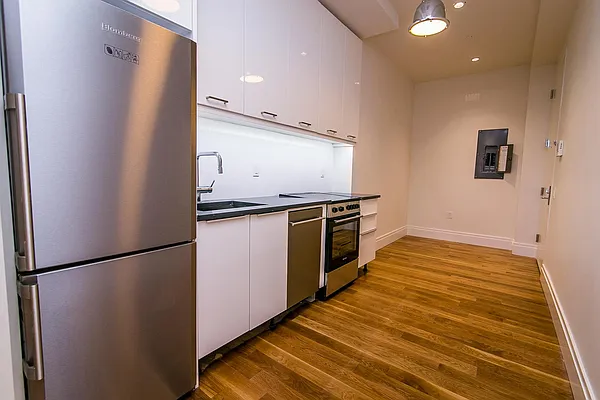 Rented by Nooklyn NYC LLC | media 1