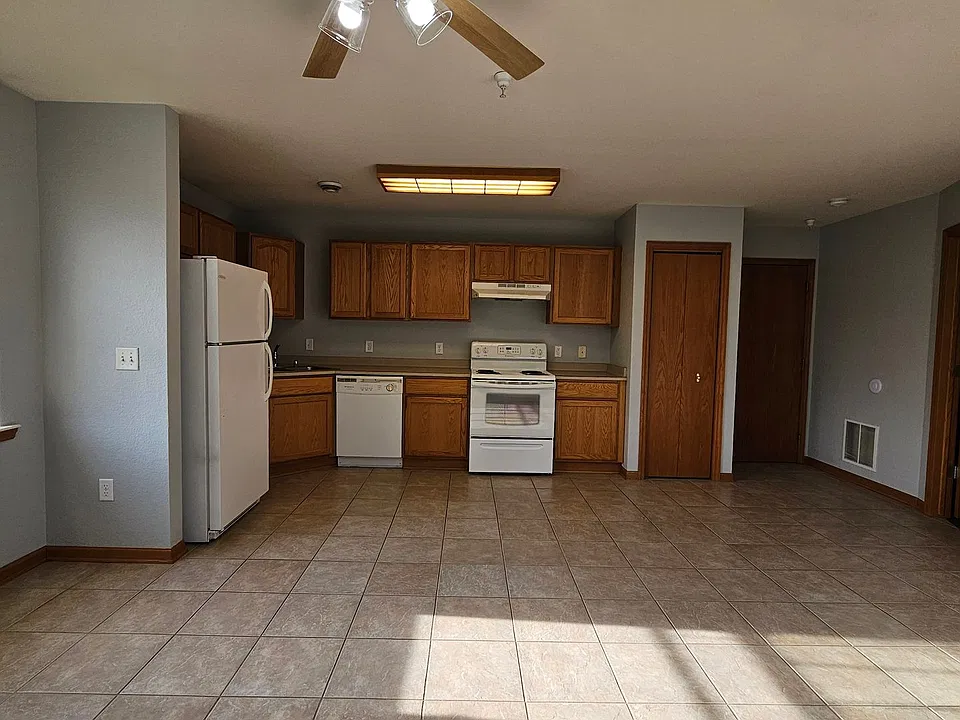 1200 Silver Dr