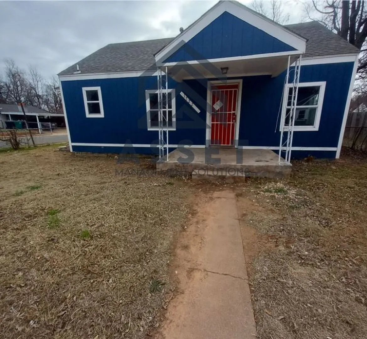 Cute 2 Bedroom Home Available for Lease & Rent to Own! — Photo 1