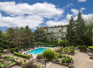 1056 Bernard, Kelowna, BC V1Y 8L7