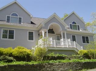 53 Whalebone Landing Rd, Southampton, NY 11968