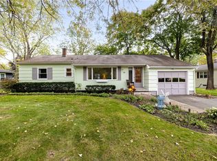 21 Valley Brook Rd, Penfield, NY 14526