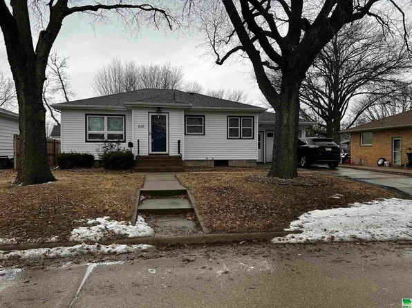 635 Sherman Ave, Cherokee, IA 51012