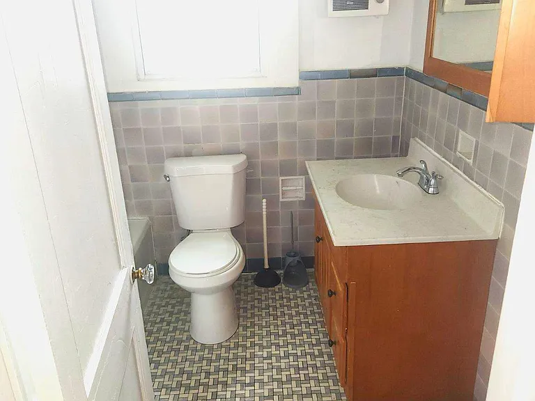 5029 Penn St #F — Photo 3