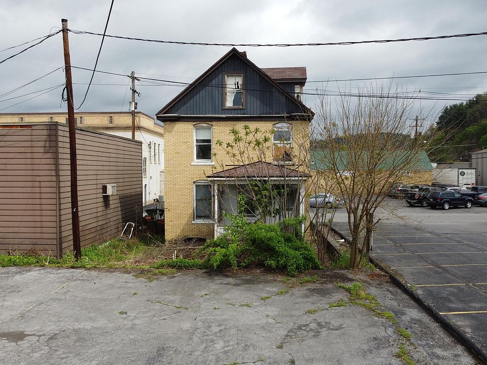 2nd image of 207 Reed St