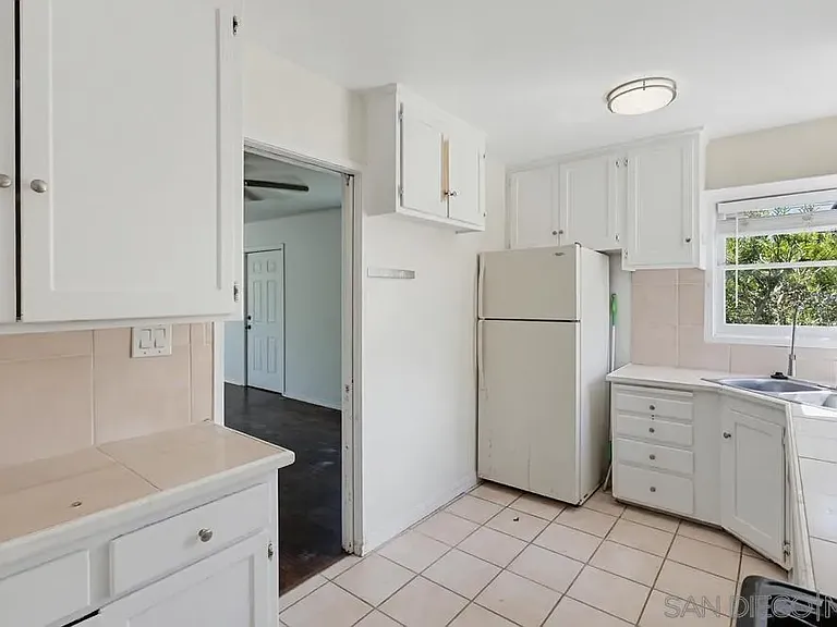 3328 Harbor View Dr — Photo 17