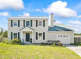 108 Avon Dr, Hubert, NC 28539