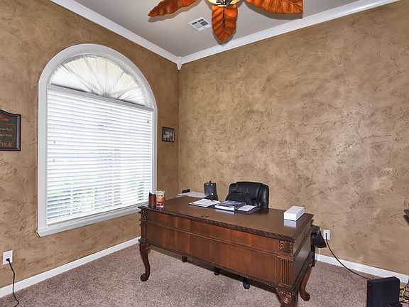 5th image of 2935 N Juniper Ct