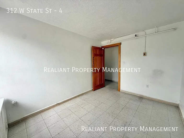312 W State St #4 — Photo 5