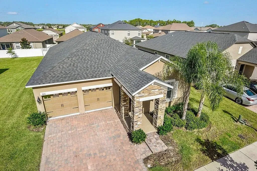 4 bed, 2139 sqft, $2,650 — Photo 2