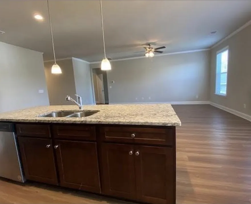 100 Mandy Ln — Photo 4