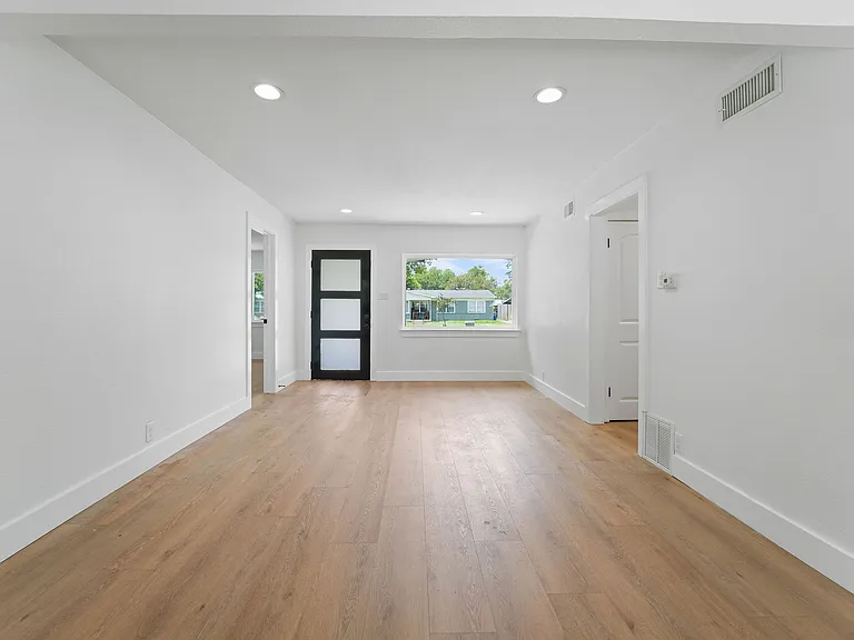 10746 Cotillion Dr — Photo 9