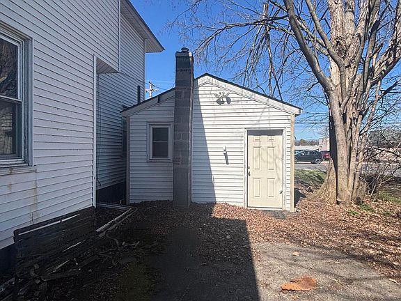 4th image of 460 Albany Avenue