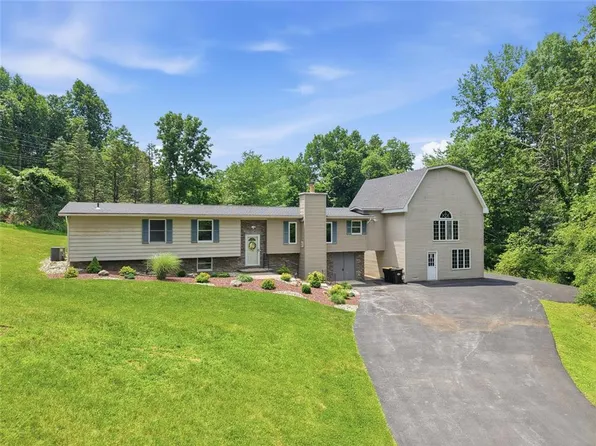 226 Circle Dr S, Saylorsburg, PA 18353