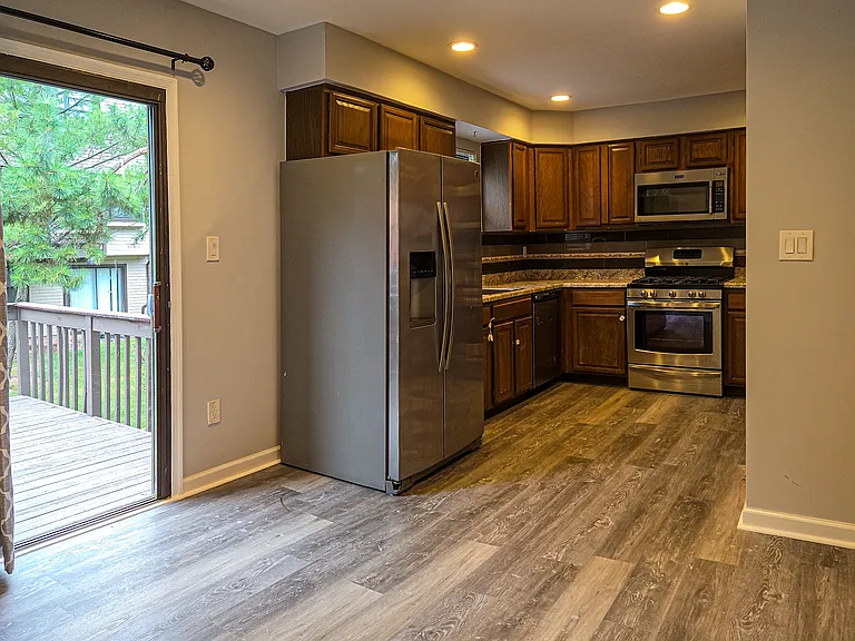 305 Merrywood Dr — Photo 3