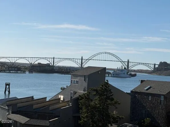 1000 SE Bay Blvd #416/417, Newport, OR 97365
