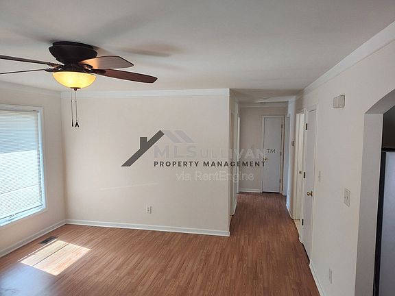 3rd image of 308 Lakeshore Dr