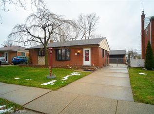 29203 Roan Dr, Warren, MI 48093