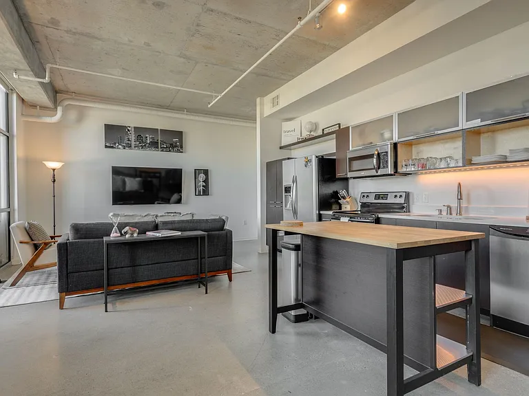 2115 Yeaman Pl #403 — Photo 7