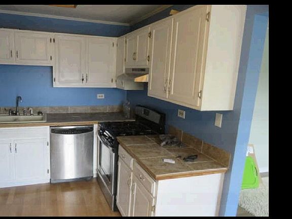 4th image of 29W343 White Oak Dr