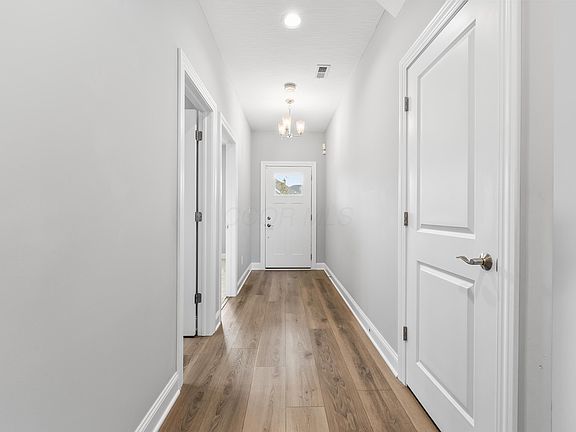 5th image of 388 Millers Cove Ct
