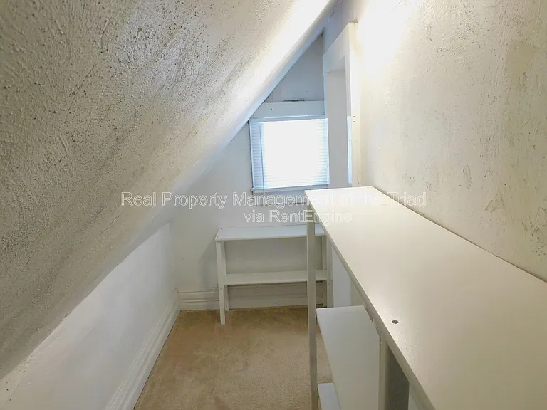 810 Brent St #B — Photo 13