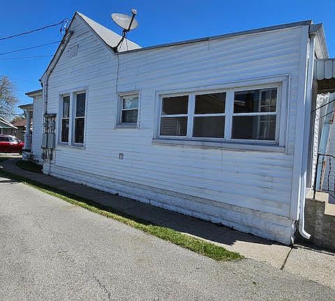 3rd image of 1200 Longfield Ave