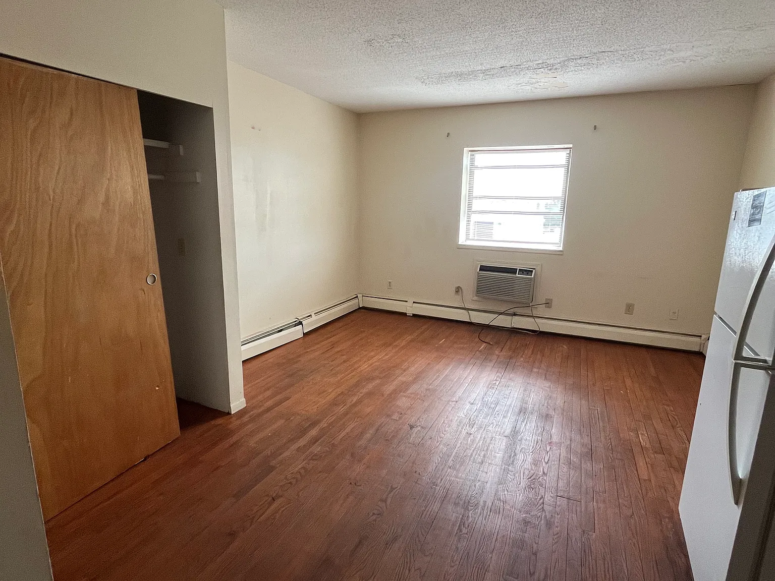 Studio, $1,200 — Photo 4