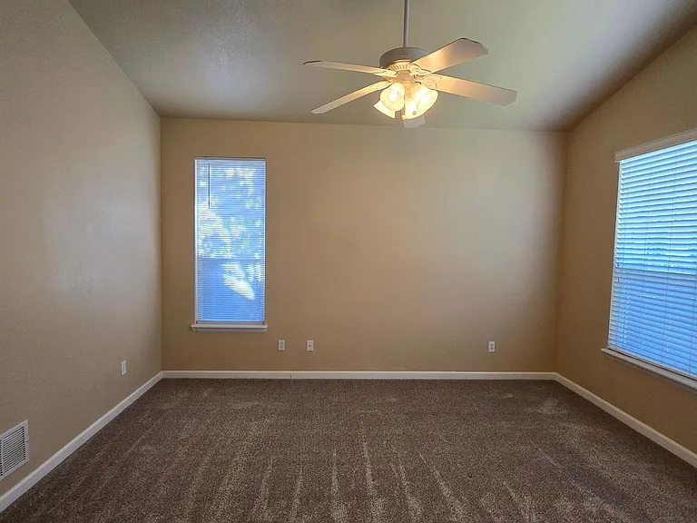 7747 Mountain Laurel Dr — Photo 18