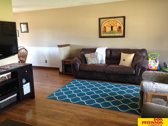 2nd image of 1011 Skyline Dr