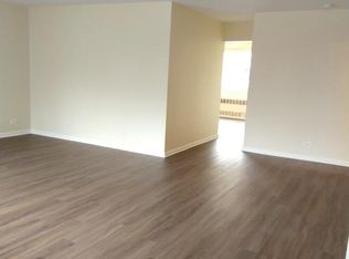8556 Skokie Blvd APT 1L, Skokie, IL 60077