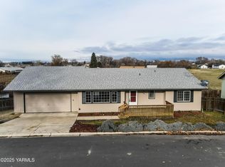 518 Merclyn Ln, Zillah, WA
