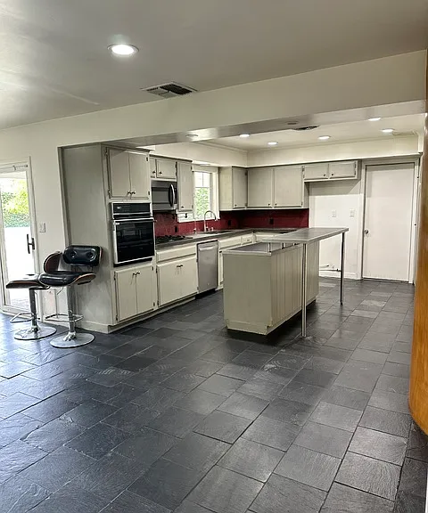 5001 Ojai Dr — Photo 4